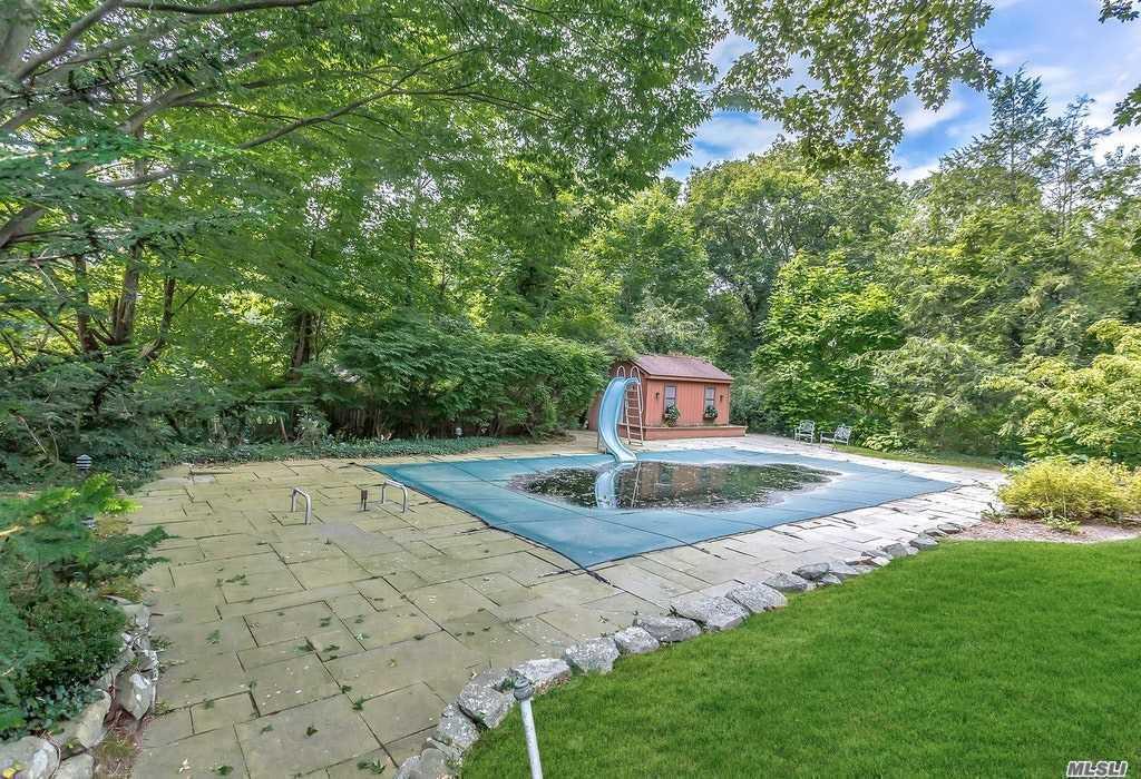 211 Pidgeon Hill S. Huntington S. Huntington NY 11746