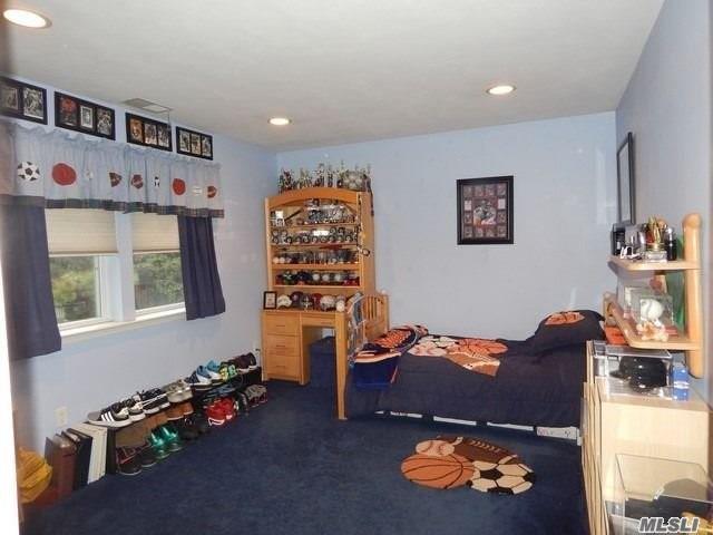 16 Homecoming Pl E. Setauket E. Setauket NY 11733