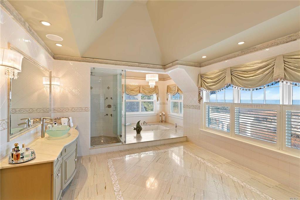 59 Dune Rd East Quogue E. Quogue NY 11942