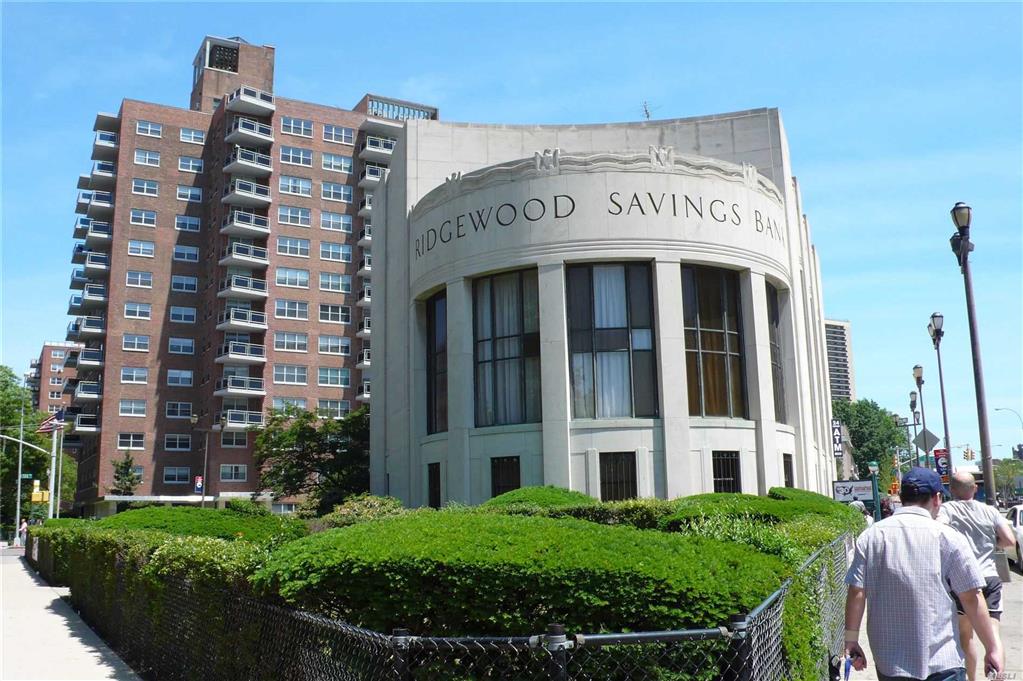 70-31 108 St Forest Hills Forest Hills NY 11375