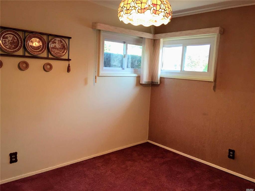 138 Haverford Rd Hicksville Hicksville NY 11801