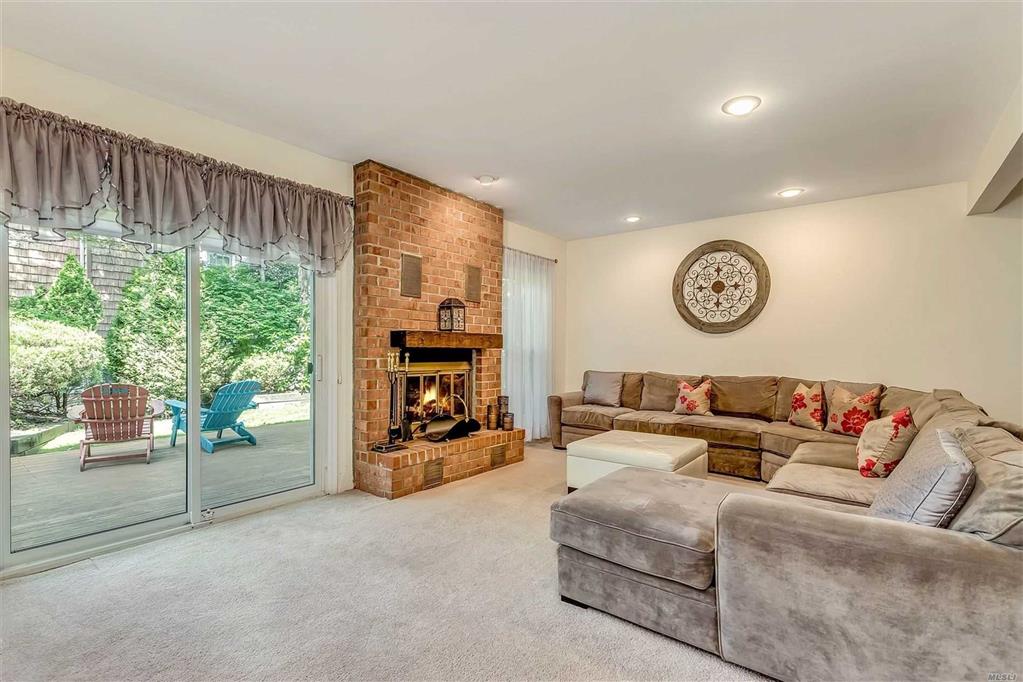 9 The Mews Mews Syosset Syosset NY 11791