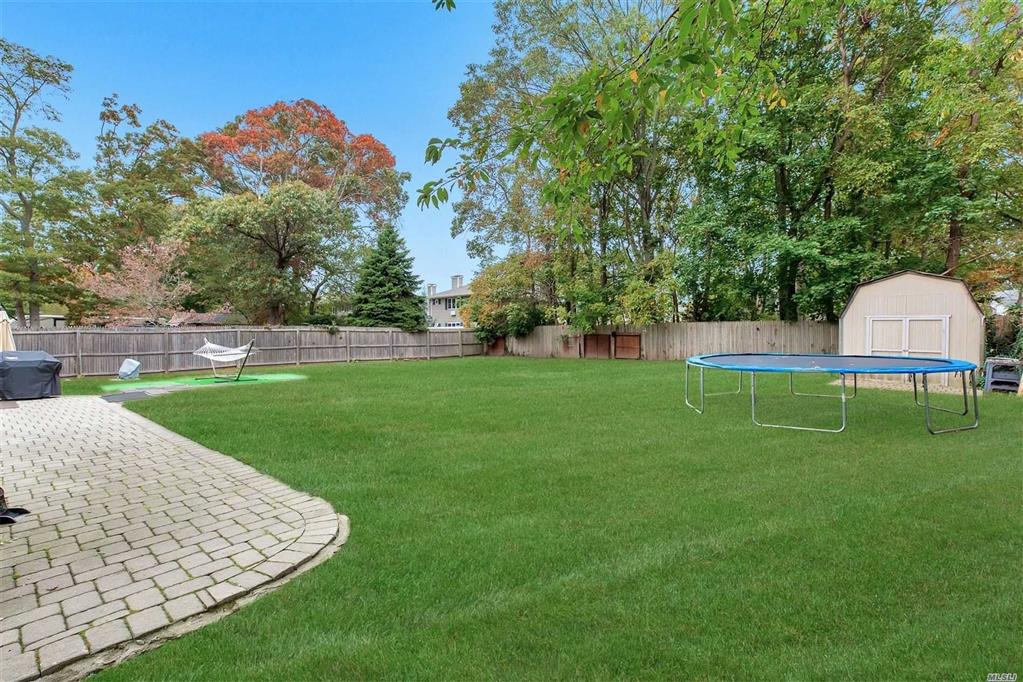 127 Joni Dr W. Sayville W. Sayville NY 11796