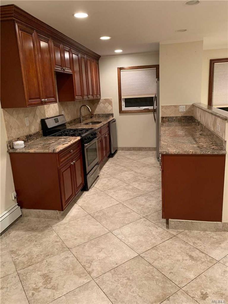 63-44 75th St Middle Village Middle Village NY 11379