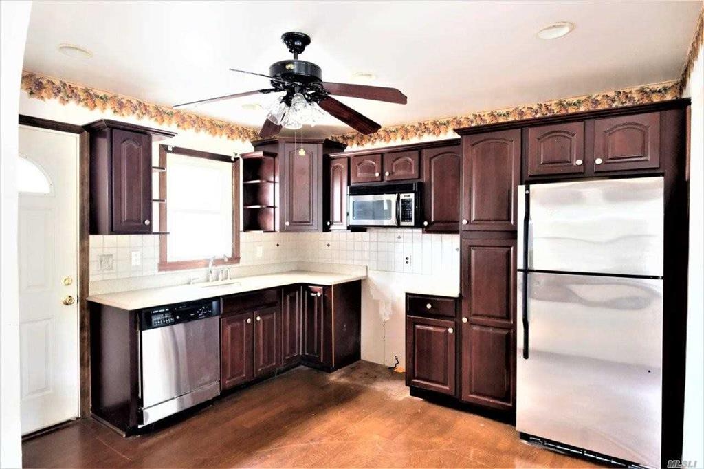 50 Lakeview Dr Kings Park Kings Park NY 11754