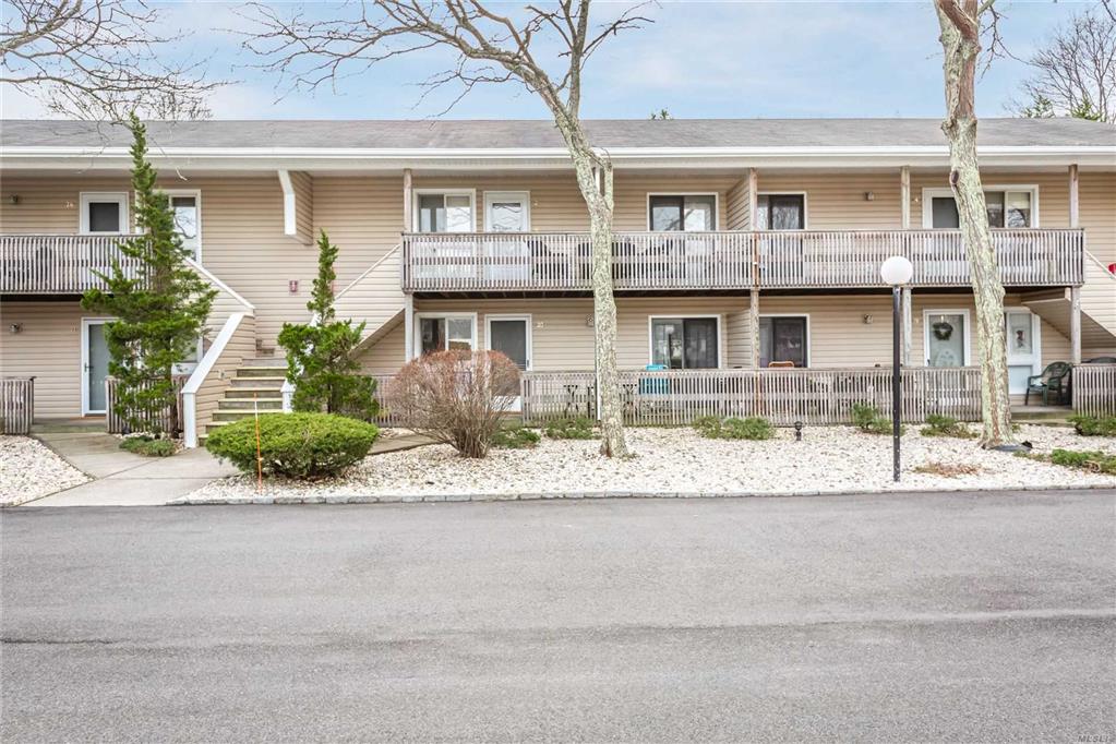 95 Springville Rd Hampton Bays Hampton Bays NY 11946