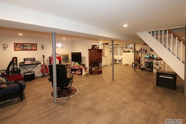 183 Brown St Mineola Mineola NY 11501
