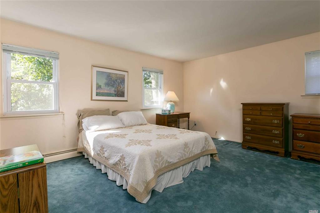 7 Lt John A Olsen Ln St. James St. James NY 11780