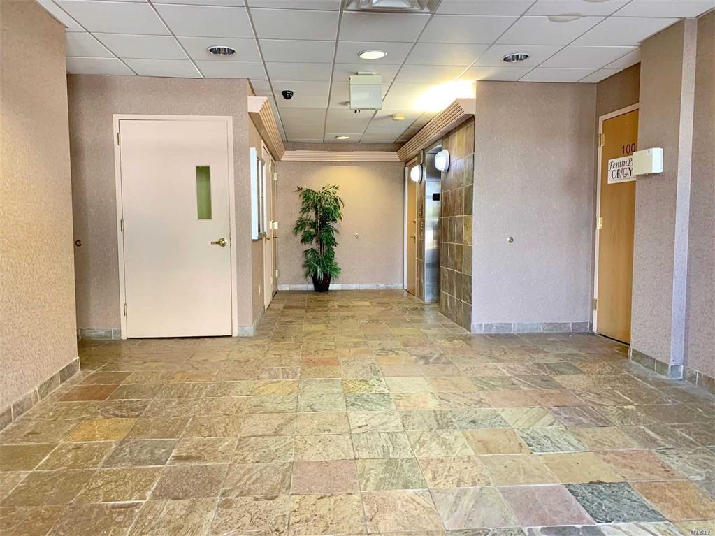 1061 N Broadway Massapequa Massapequa NY 11758