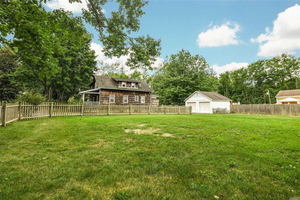 76 Magnolia Dr Kings Park Kings Park NY 11754