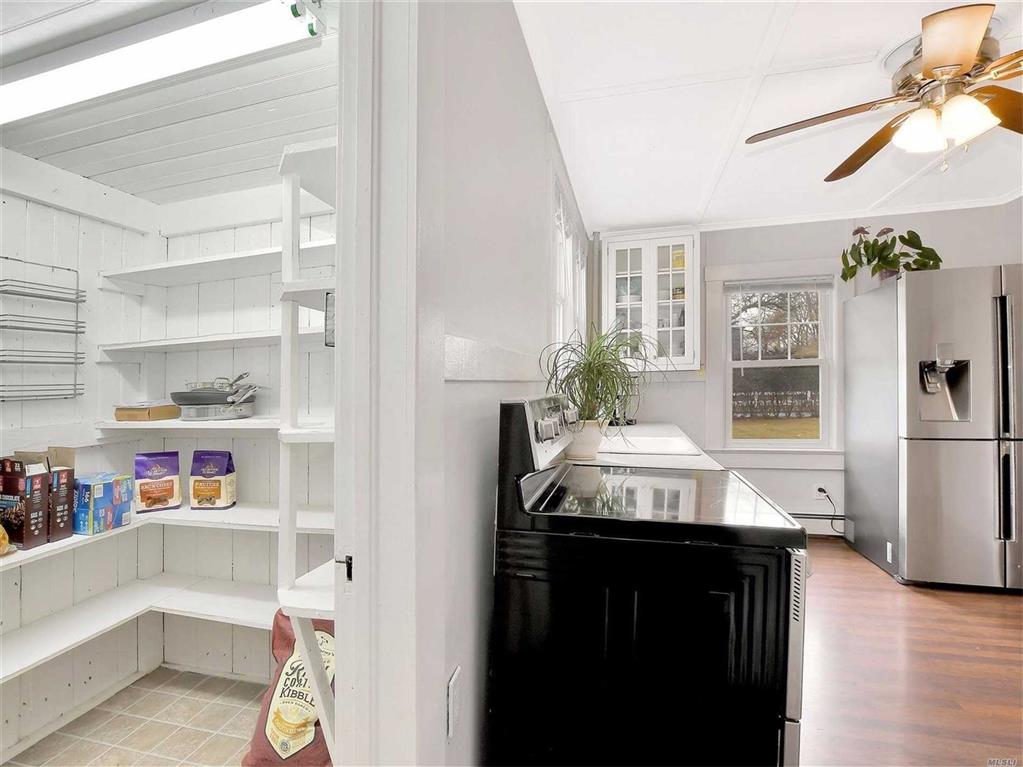 36 South Phillips Ave Remsenburg Remsenburg NY 11960