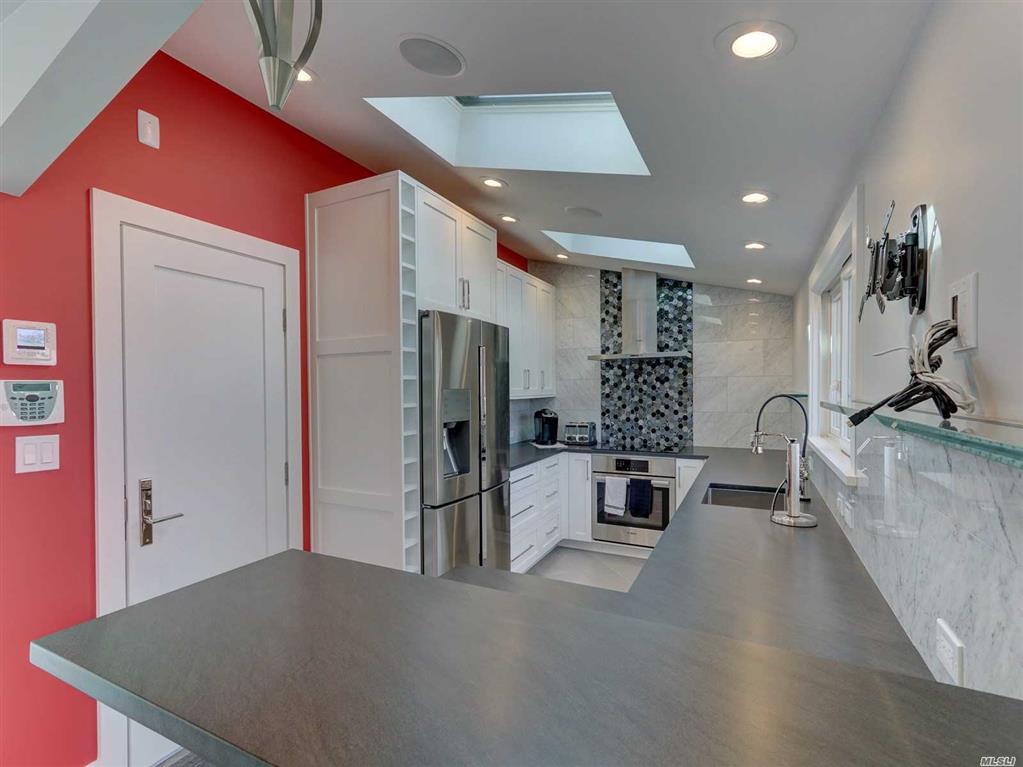 60 Lewis Ln Syosset Syosset NY 11791