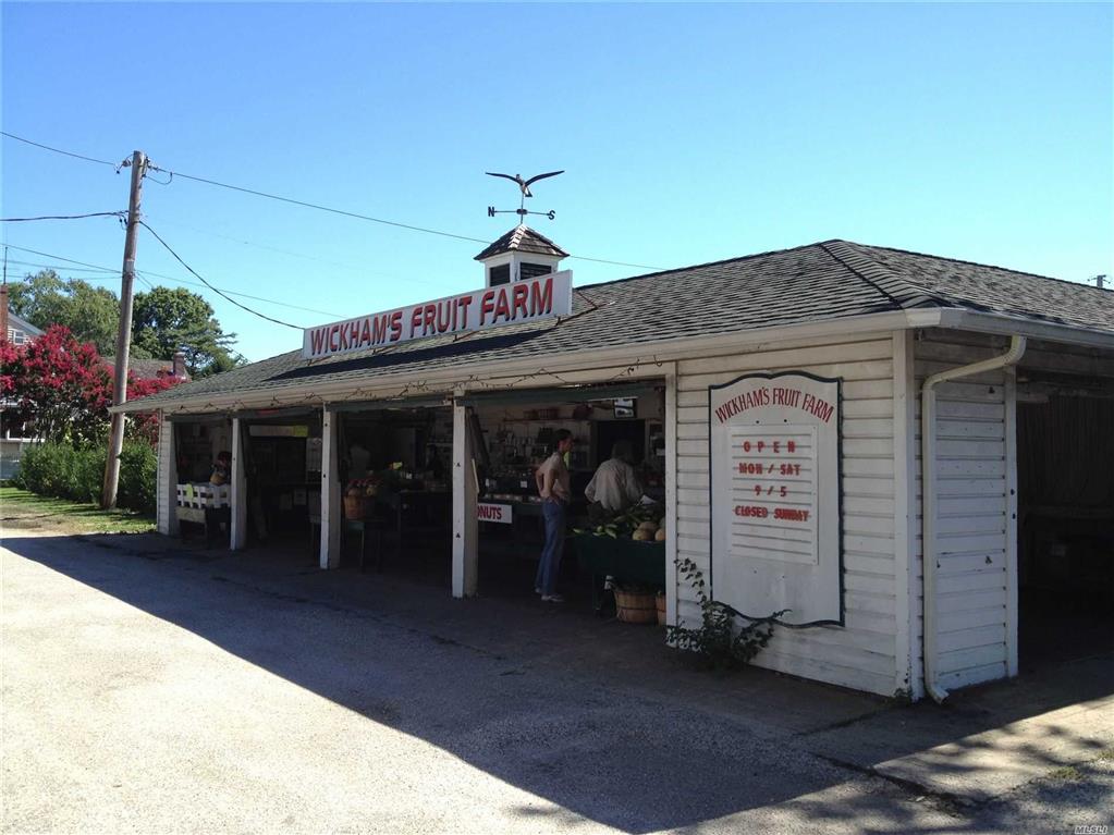 6480 Soundview Ave Southold Southold NY 11971