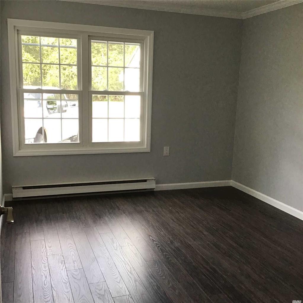 427 B Aylesbury Ct Ridge Ridge NY 11961