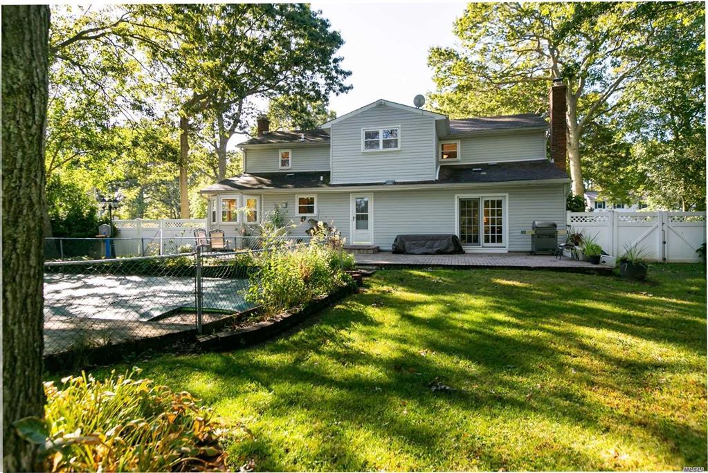 7 Lt John A Olsen Ln St. James St. James NY 11780