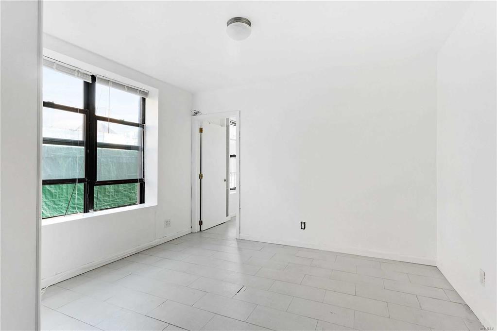 108 Division Ave Brooklyn NY 11211