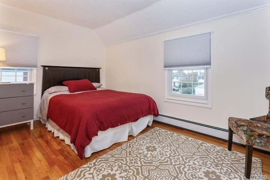 26 Salisbury Ave Stewart Manor Stewart Manor NY 11530
