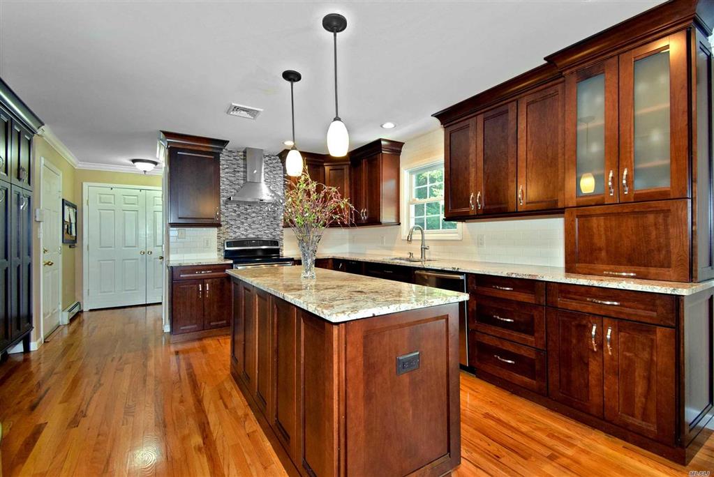 7 Karen Ct Wading River Wading River NY 11792