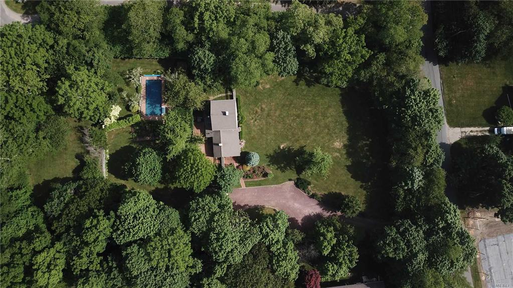 31 Evergreen Ave East Moriches East Moriches NY 11940
