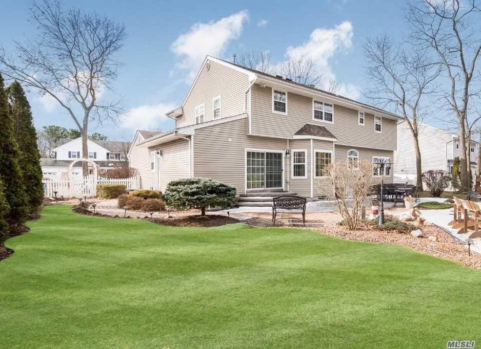3 Hancock Ct S. Setauket S. Setauket NY 11720