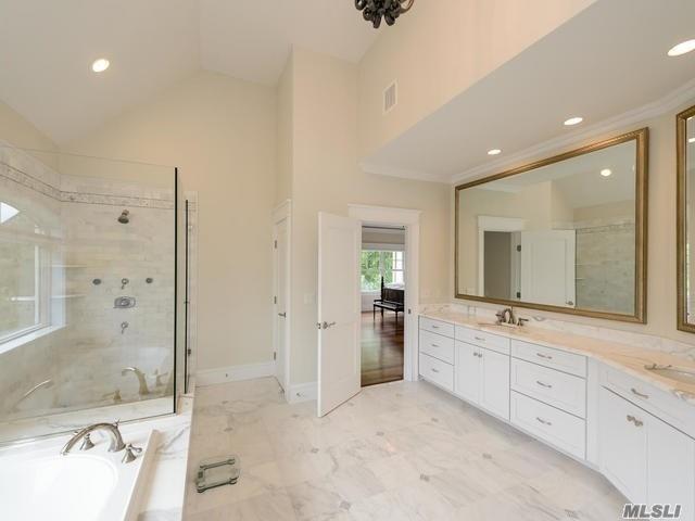 147 Eaton Ln West Islip West Islip NY 11795