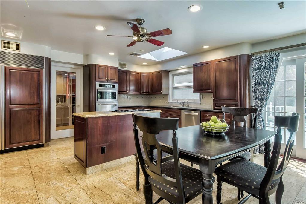 102 Castle Ridge Rd Manhasset Manhasset NY 11030