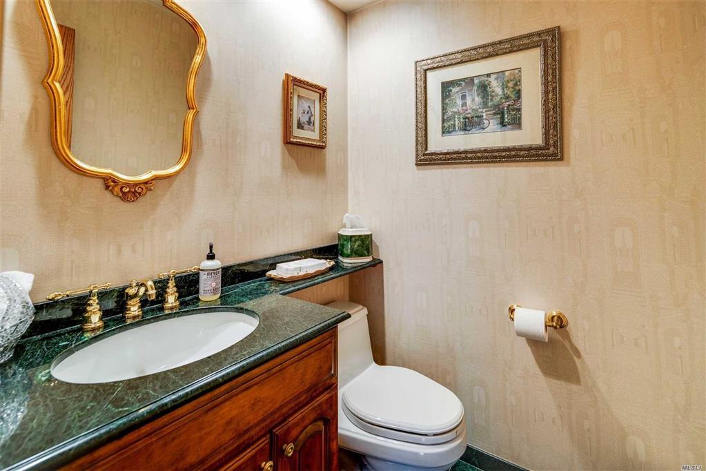 2 Hoaglands Ln Old Brookville Old Brookville NY 11545