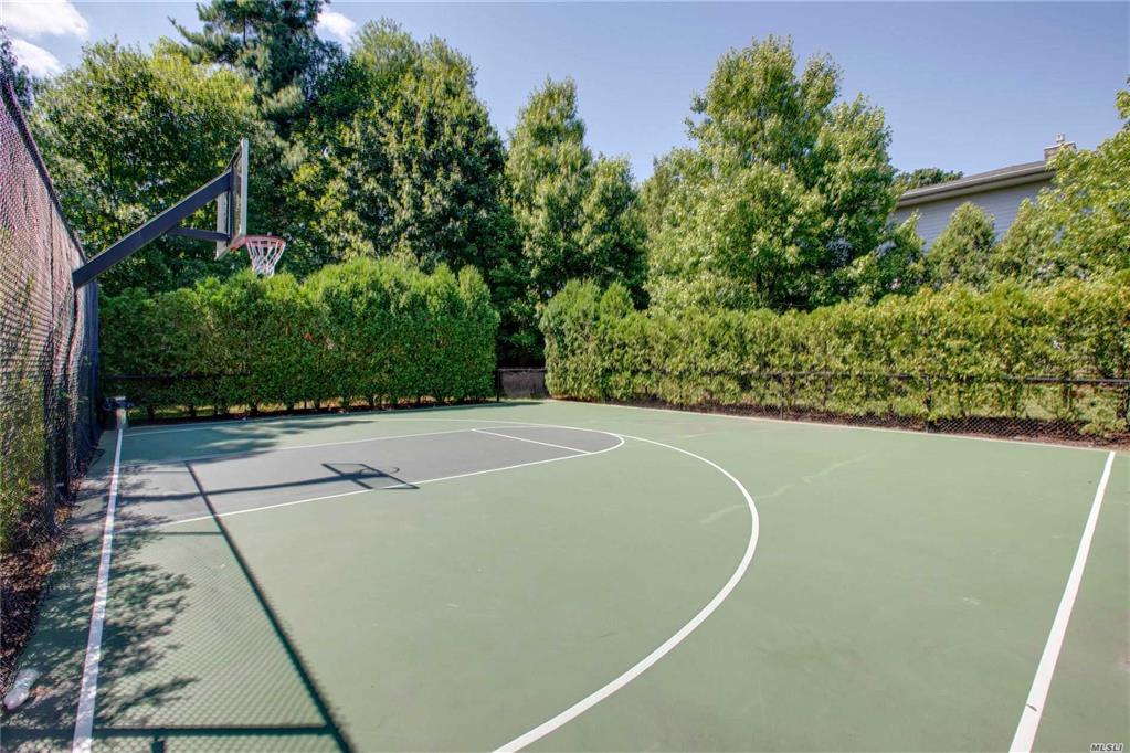 29 Holiday Pond Rd Jericho Jericho NY 11753