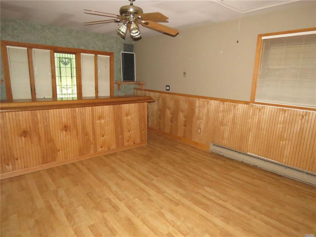 3 Hillsdale Ln Coram Coram NY 11727