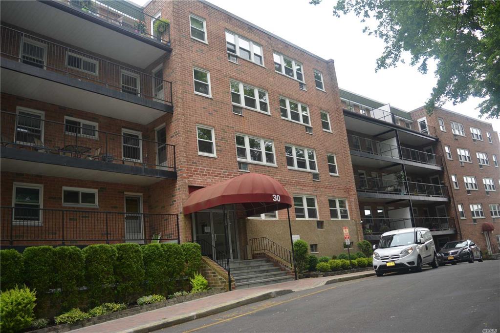 30 Pearsall Ave Glen Cove Glen Cove NY 11542