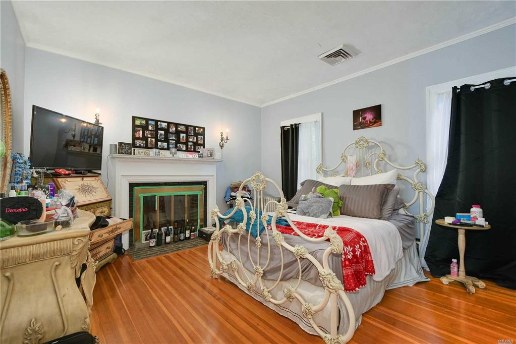 5 Kohlsaat Ct Smithtown Smithtown NY 11787