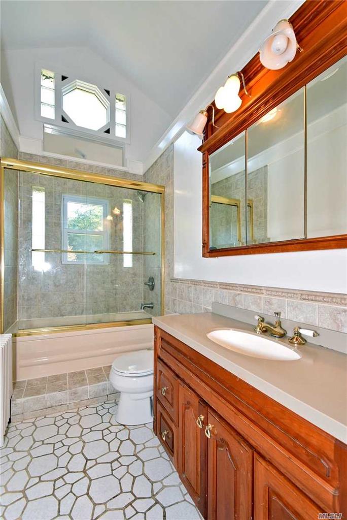 226 Dix Hills Rd Dix Hills Dix Hills NY 11746