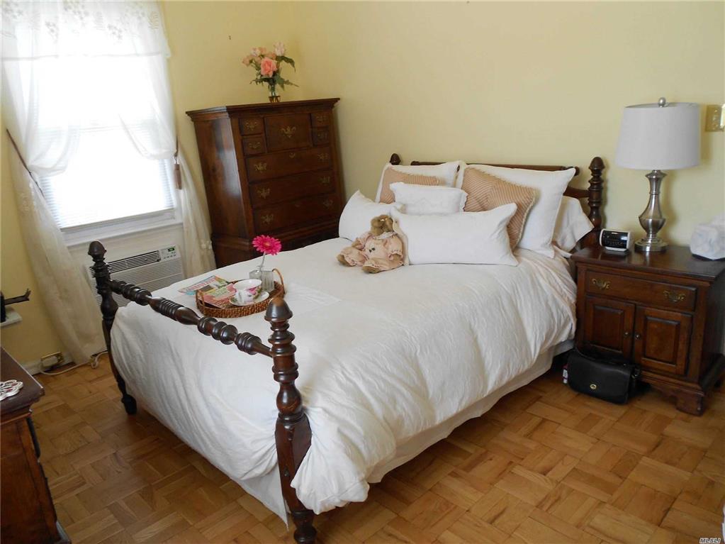 492 Lincoln St Cedarhurst Cedarhurst NY 11516