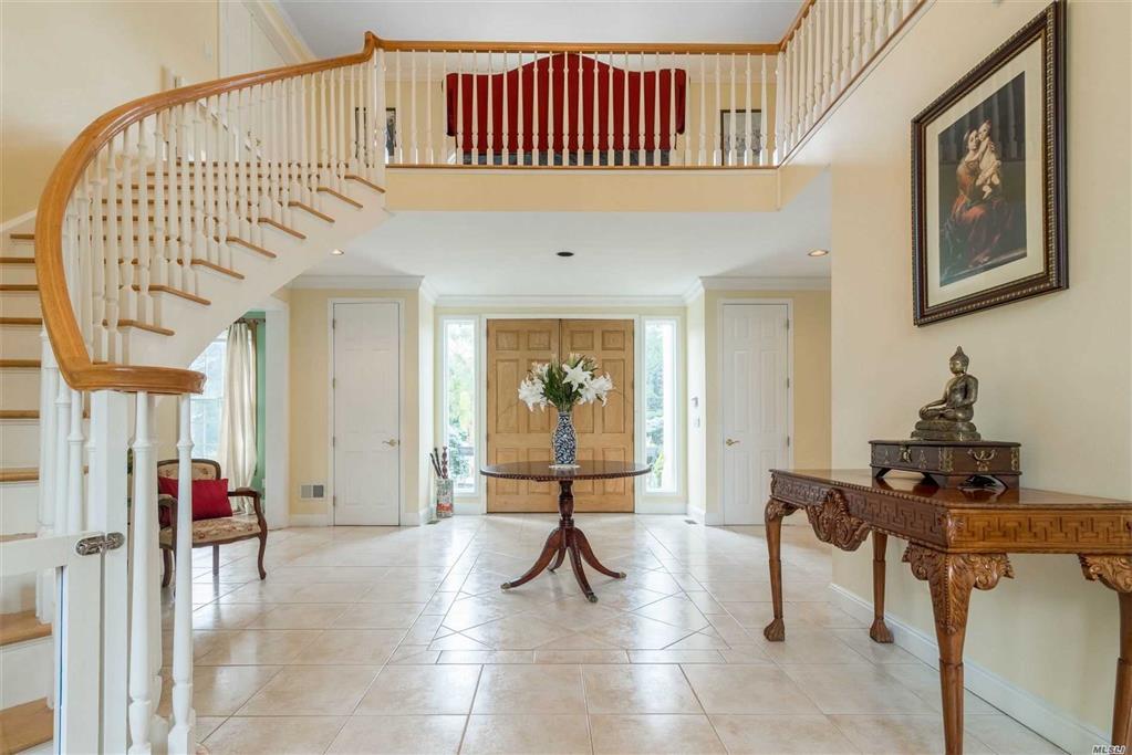 41 Windsor Dr Muttontown Muttontown NY 11753