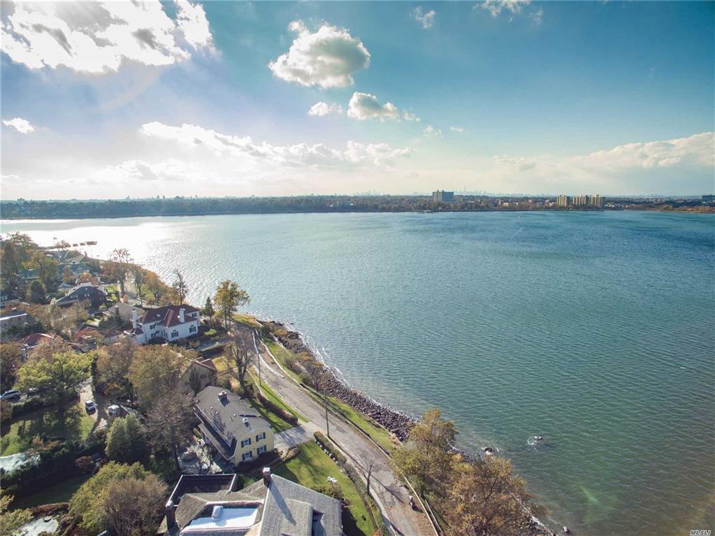 1120 Shore Rd Douglaston Douglaston NY 11363