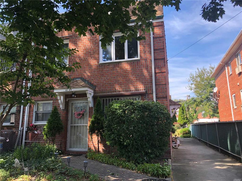 61-44 165th St Fresh Meadows Fresh Meadows NY 11365