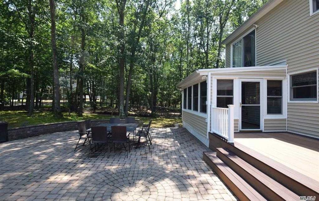 511 Wading River Rd Manorville Manorville NY 11949 R Hamptons