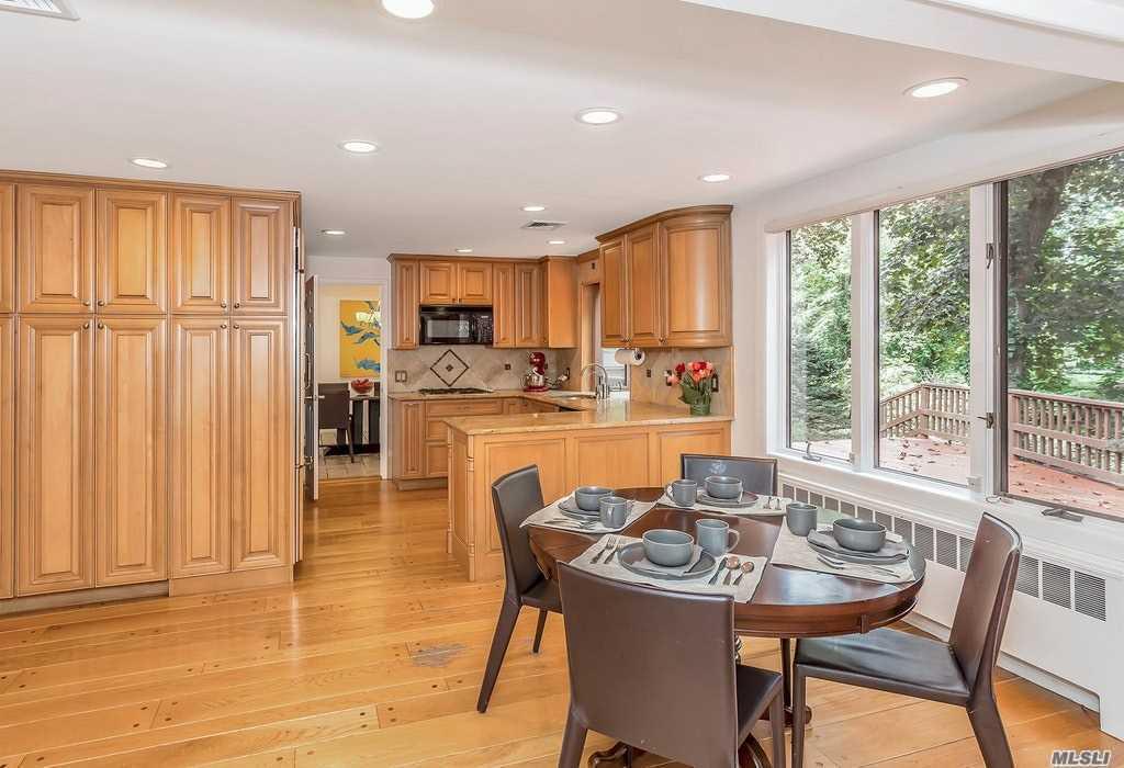 211 Pidgeon Hill S. Huntington S. Huntington NY 11746