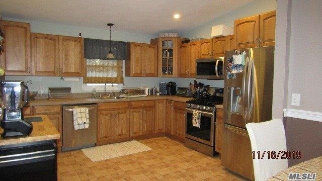 1430 Lombardy Blvd Bay Shore Bay Shore NY 11706