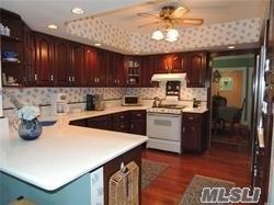 3388 Stratford Rd Wantagh Wantagh NY 11793