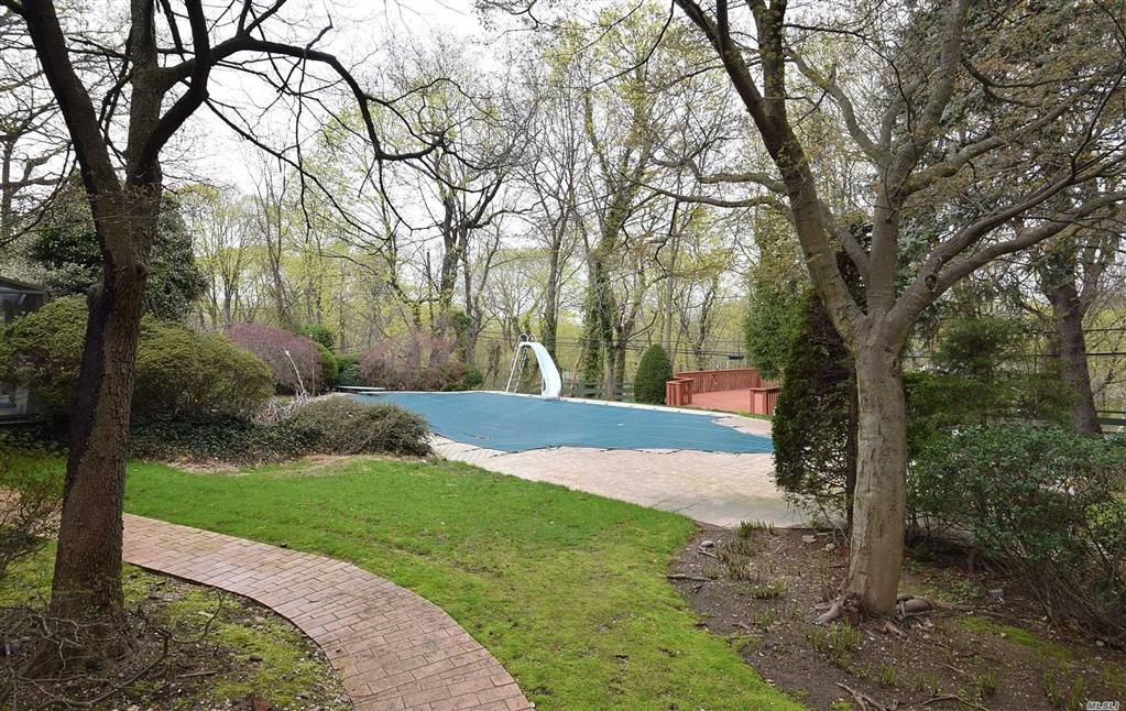 105 Woodhill Ln Manhasset Manhasset NY 11030