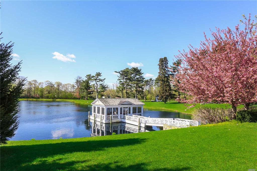 6 Stable Ln Old Westbury Old Westbury NY 11568