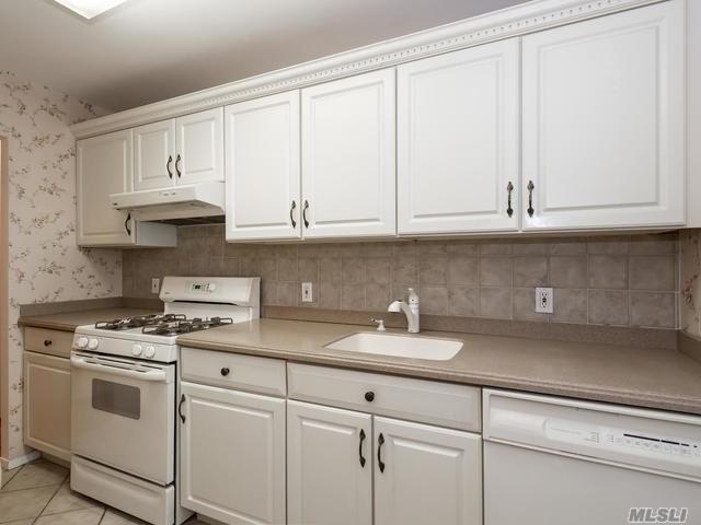 30 Pearsall Ave Glen Cove Glen Cove NY 11542