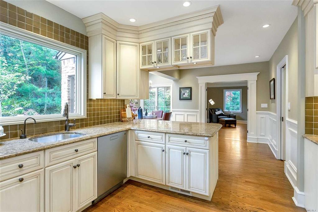 8 Fairway Ln Manhasset Manhasset NY 11030