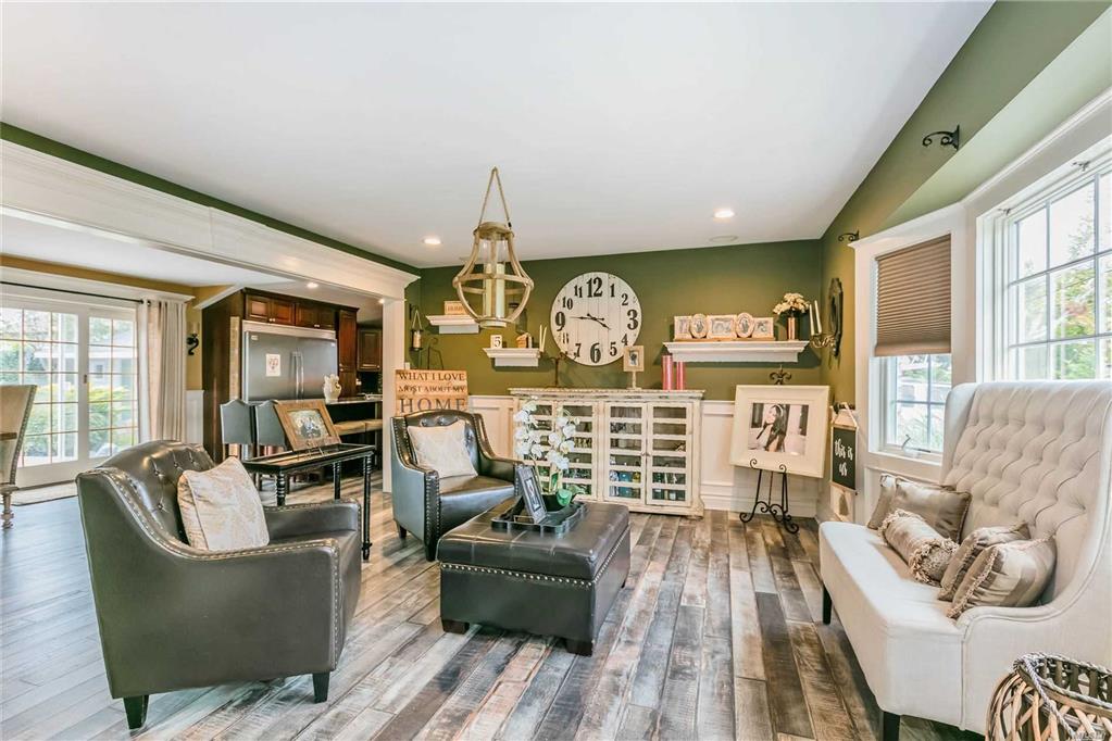 392 West Dr Copiague Copiague NY 11726