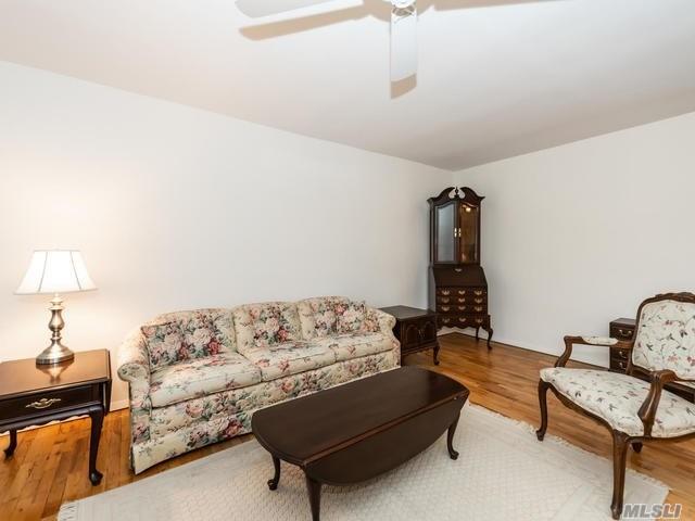 30 Pearsall Ave Glen Cove Glen Cove NY 11542