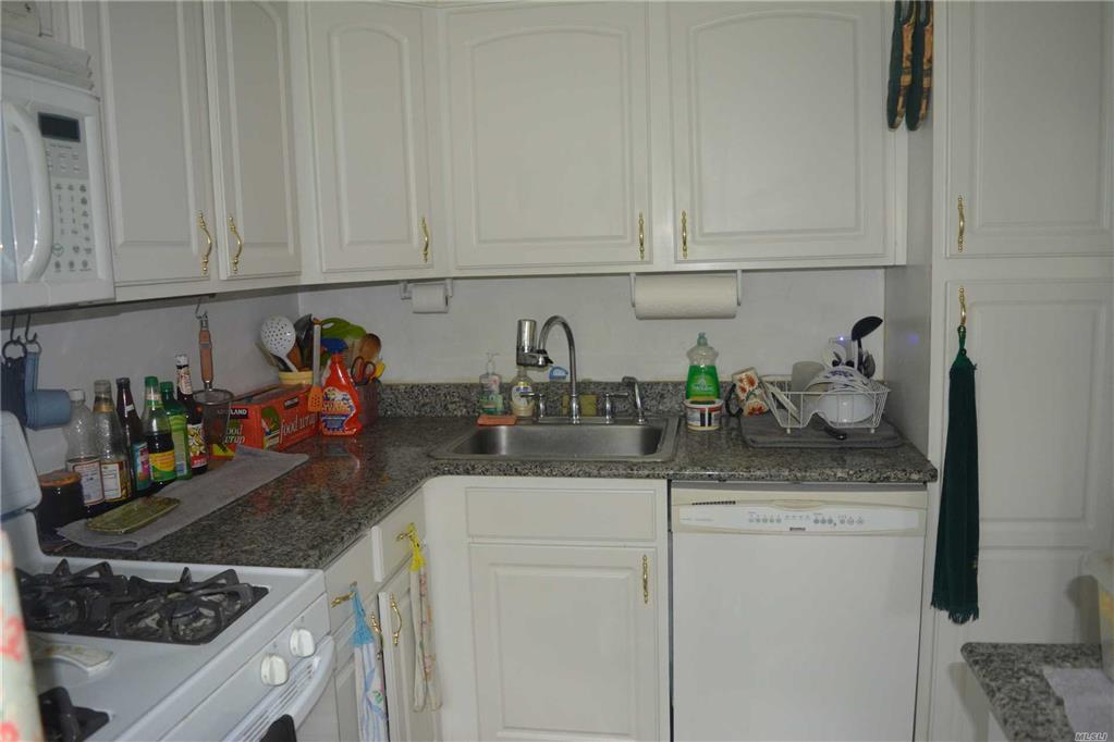 30 Pearsall Ave Glen Cove Glen Cove NY 11542