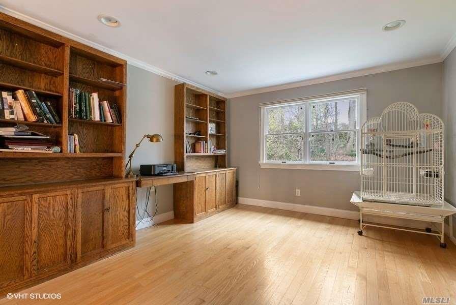 28 Sherwood Gate Oyster Bay Oyster Bay NY 11771