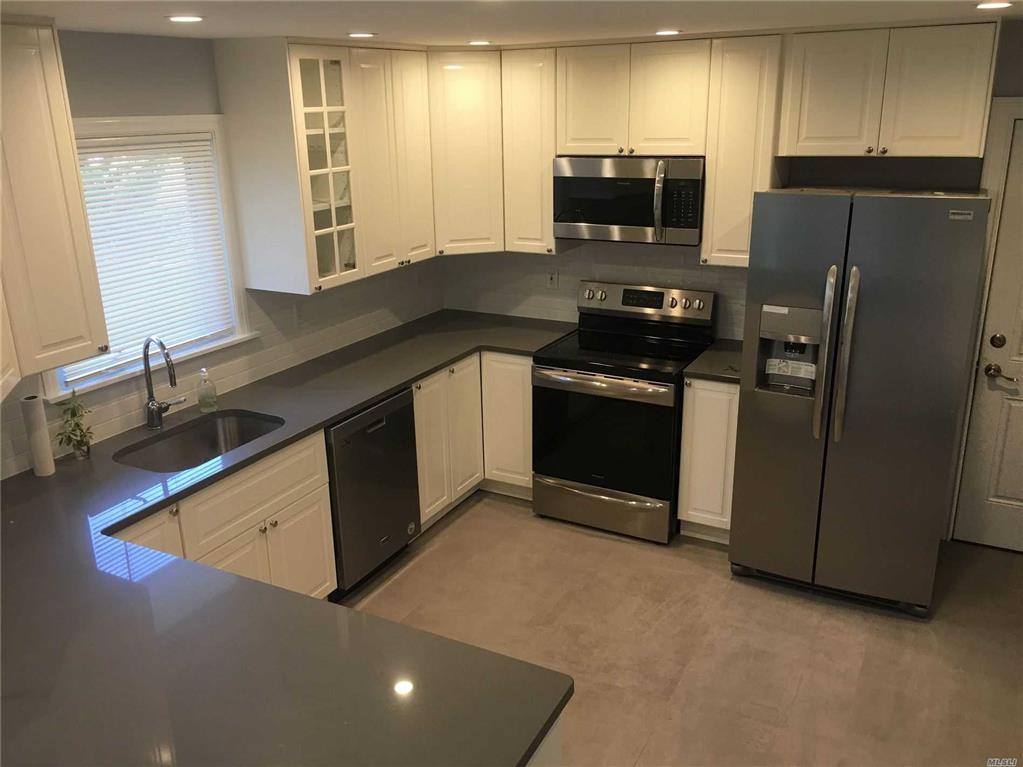 82 Avenue D Holbrook Holbrook NY 11741