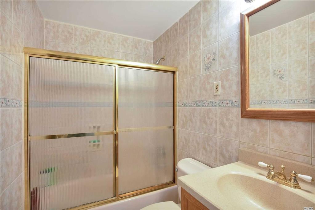 214 Division Ave Massapequa Massapequa NY 11758